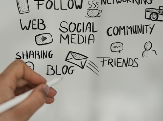 热烈祝贺高德娱乐签约深圳惊堂木木制艺术品